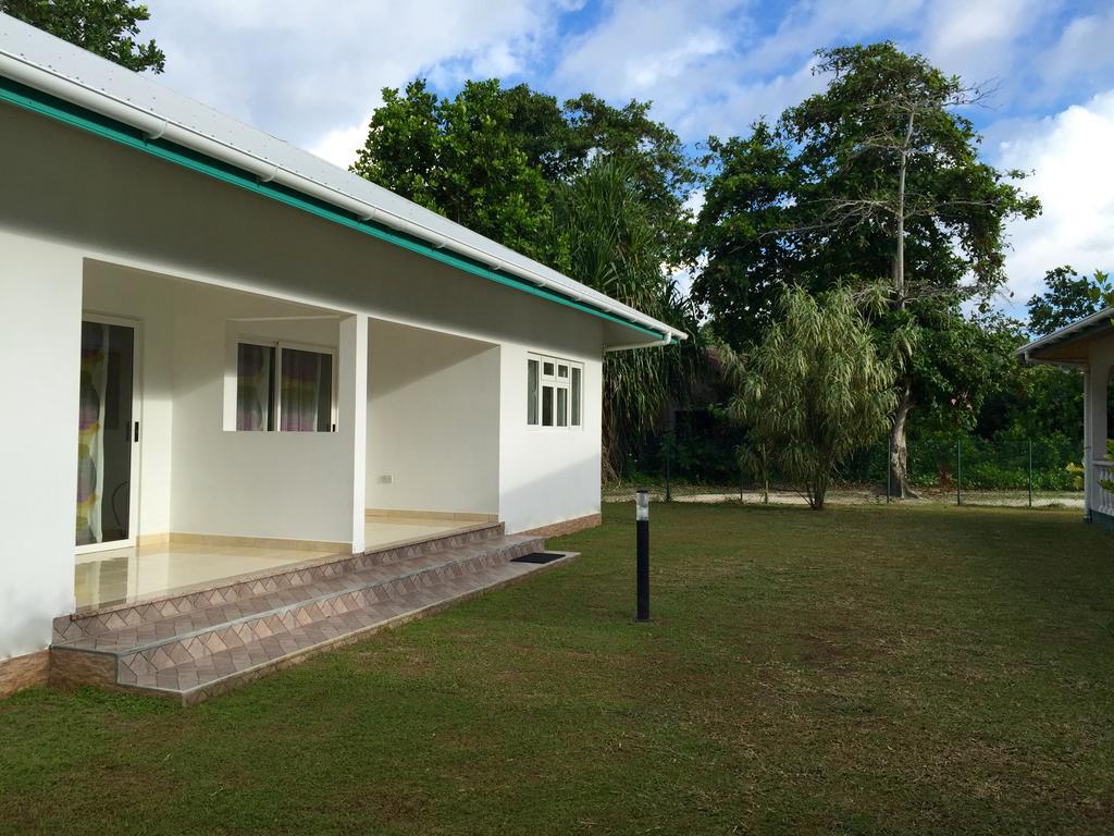 Fadine Self Catering Apartment La Digue Room photo